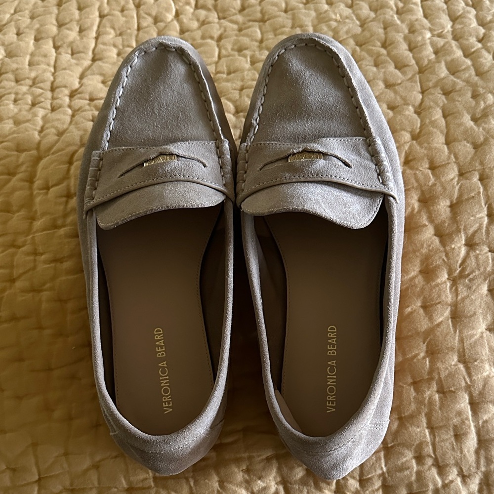 Verónica Beard Suede Loafers
Size 8